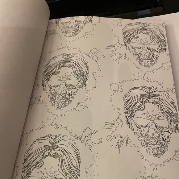 The Walking Dead Coloring Book/ NEW - Picture 3 of 10